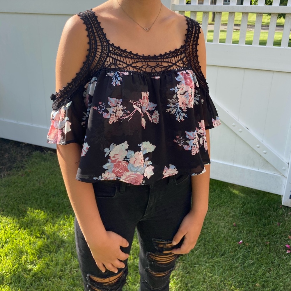 Floral cold shoulder blouse